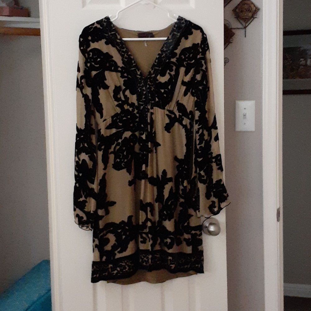 Gorgeous burnout dress size M